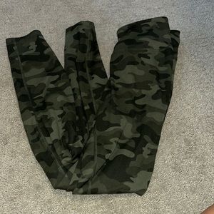Danskin Camo leggings